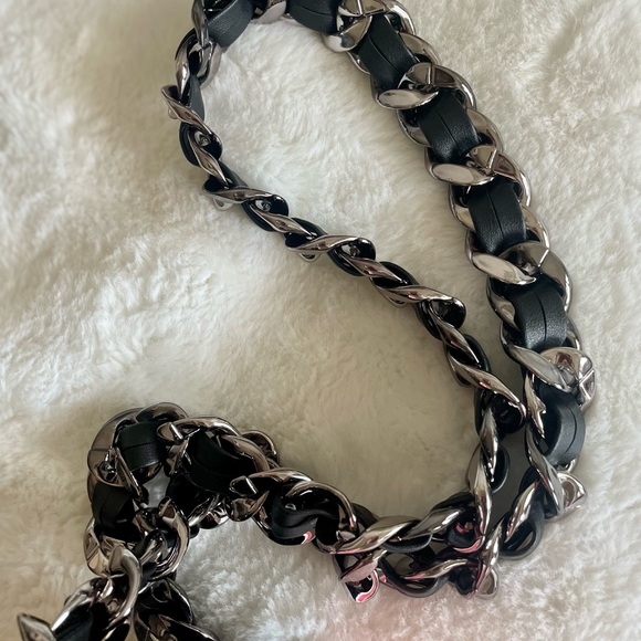 Round Statement Shop Purse - Picture 8 of 8